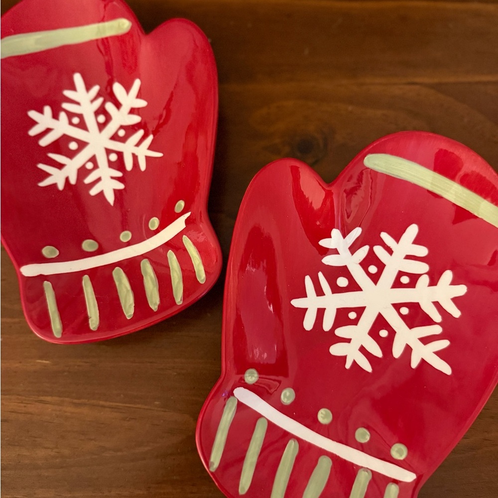 ❤️❄️🧤Vintage Hallmark Red Snowflake Mitten Plates